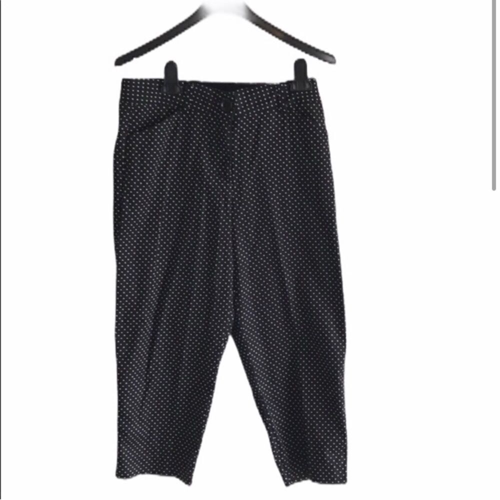 Kim Rogers Capris Size 6 Black & White